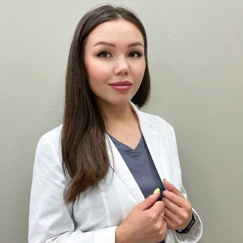 Татьяна Никифоровна — врач-косметолог